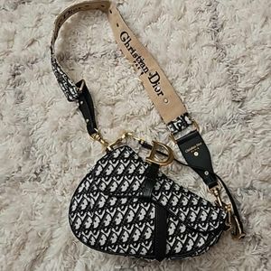 Small purse black faux Cd